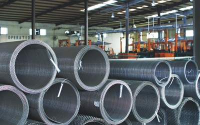 Atelier pour crible en fil métallique tissé
