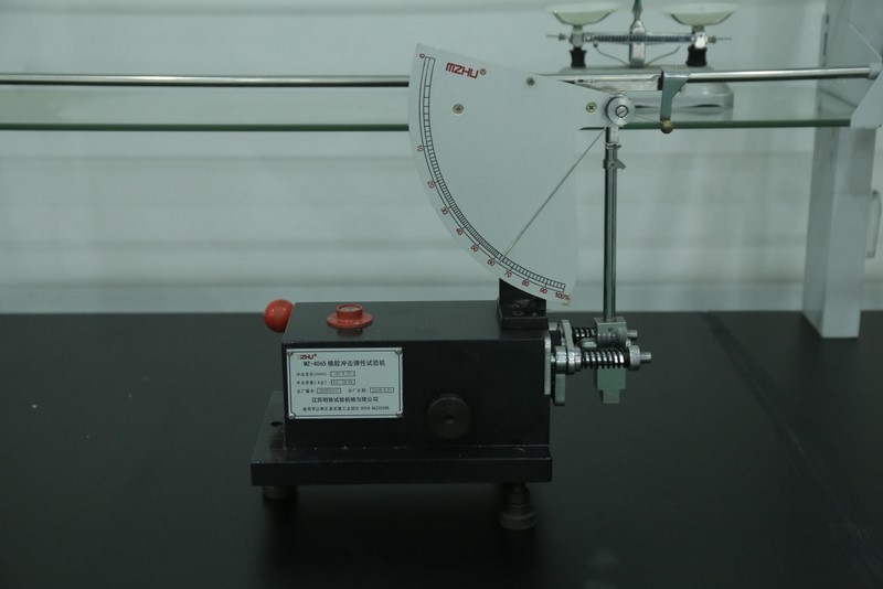 Appareil d'essai de retour élastique du polyuréthane